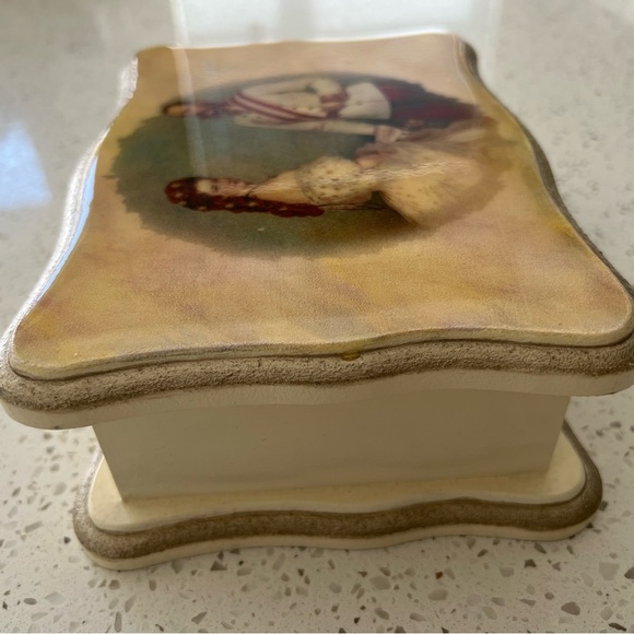 Jewelry box . - Picture 2 of 10